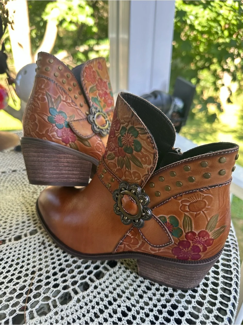 L'ARTISTE DAINTYLADY BOOTS EU 37 US 6 1/2-7. Color: Camel